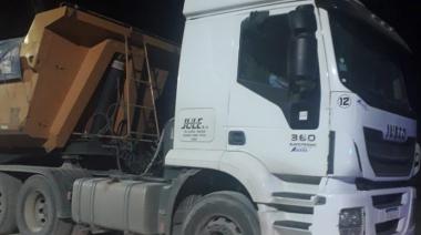 Un hombre falleció luego de caer de espaldas cuando colocaba una lona en un camión