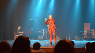 Se vivió una noche mágica de Tango Queer con Walter Romero en el Teatro Municipal