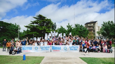 Unión por la Patria hizo un “puerta a puerta” por Sergio Massa Presidente