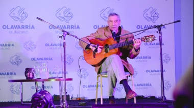 A sala llena el músico Juan Falú brindó un concierto en el salón Rivadavia