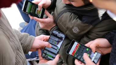 Provincia lanzó un paquete de medidas para combatir las apuestas online entre adolescentes