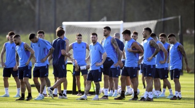 Argentina asume la primera final ante México para definir su futuro en Qatar