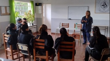 El Municipio capacitó en bienestar animal al equipo de adiestramiento canino del Servicio Penitenciario