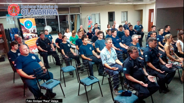 Se llevó a cabo una charla sobre nutrición y salud mental en el Cuartel de Bomberos