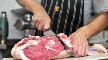 El consumo de carne se derrumbó 12% y es el peor registro en 26 años