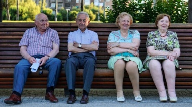 Las jubilaciones siguen perdiendo contra la inflación y la caída acumula entre 6% y 14% en el último año