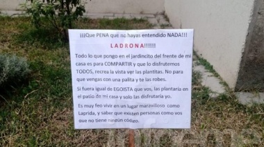 Laprida: cansada de que le roben las plantas de su jardín, colocó un llamativo cartel que se hizo viral
