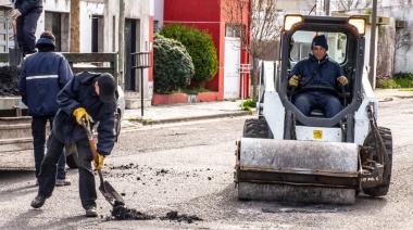 El Municipio continúa con trabajos de bacheo en distintos puntos de la ciudad