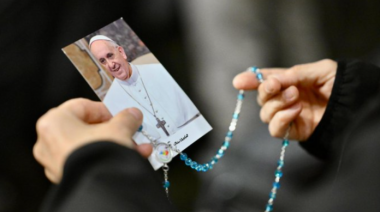La Santa Sede confirmó que Jorge Bergoglio murió por un derrame cerebral y un colapso cardíaco