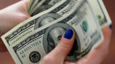 El dólar blue cerró el año en $346 y perdió frente a la inflación
