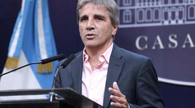 Caputo: “La gente tendrá que vender dólares para pagar impuestos”