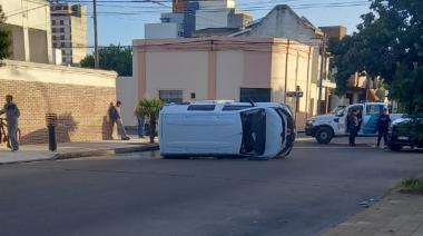 Choque en Lamadrid y Vélez Sarsfield deja un herido y daños materiales