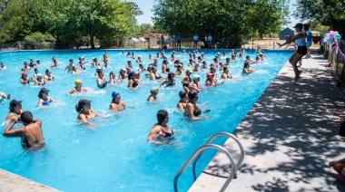 Gran marco de público en el Primer Festival de Acquagym y Yoga