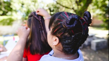 Se llevó a cabo una maratón de peinados en el Centro de Día Mujeres Adolescentes