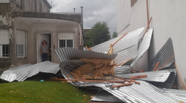 Anegamientos, voladura de techos y cortes de luz por el temporal