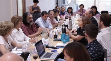 La Provincia recibe a docentes, estatales y judiciales para discutir salarios
