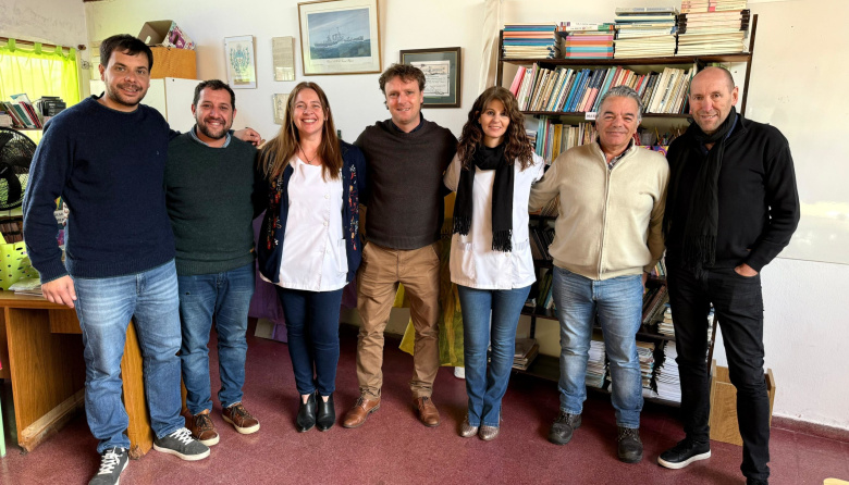 El intendente Wesner visitó la Escuela N° 80