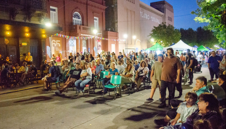 Gran marco de público en el festejo del 65º aniversario del MDA