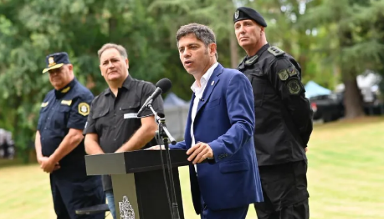 Seguridad: Kicillof apuntó a la quita de fondos del Gobierno de Milei y firmó acuerdos con intendentes