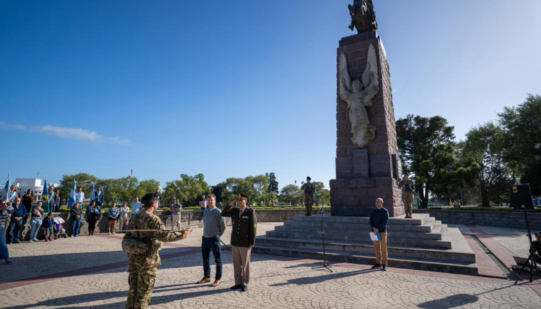 El intendente Maximiliano Wesner encabezó el acto protocolar por el 248° aniversario del nacimiento del General José de San Martín