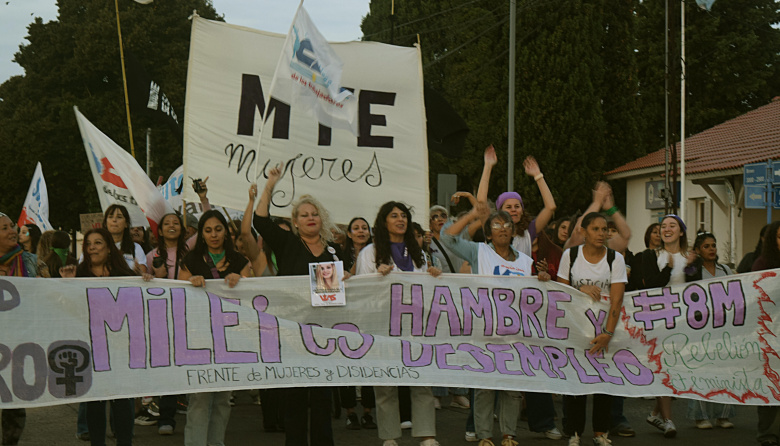 Luego de la masiva movilización por el 8M se denunciaron "hechos de agresión"