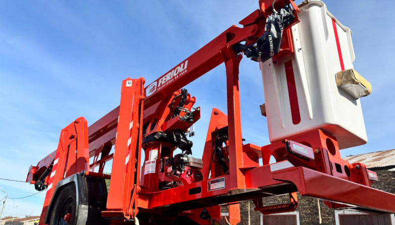 El Municipio adquirió una nueva hidrogrúa para Protección Ciudadana y Defensa Civil