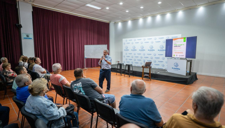 Ante un gran marco de concurrentes se realizó la charla sobre poda y arbolado público