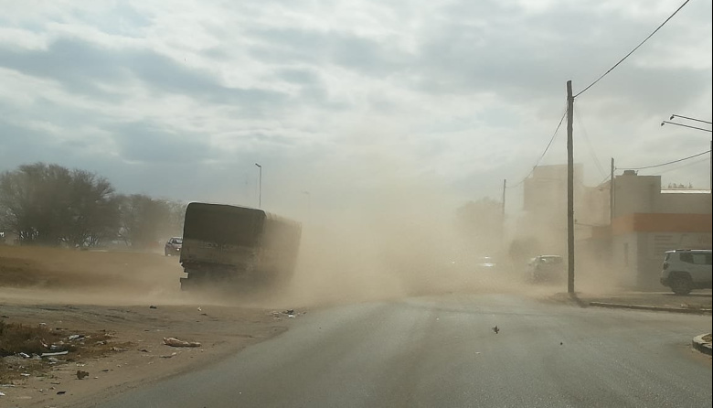 Alerta por vientos fuertes en Olavarría: las ráfagas podrían alcanzar los 90 km/h