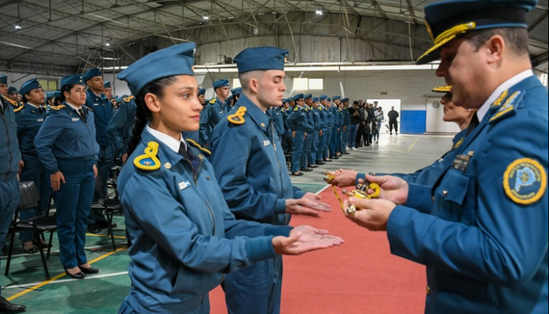 En una emotiva ceremonia 320 aspirantes pasaron a ser cadetes de primer año en el SPB