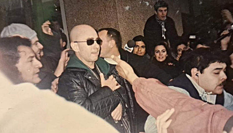 Convocan a un “abrazo” frente al Hotel Savoy para despedir al Indio Solari