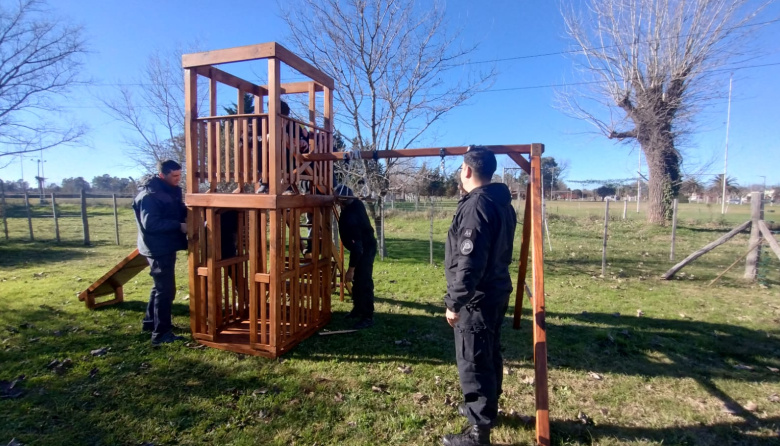 En la cárcel de Urdampilleta fabricaron juegos para un hogar de niños, niñas y adolescentes