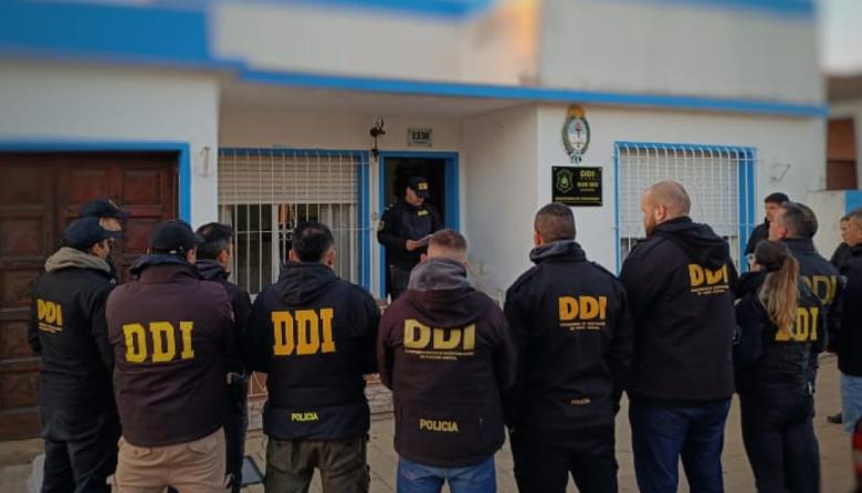 Allanaron tres domicilios en Olavarría por una investigación por grooming