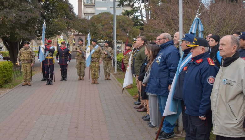 El intendente Wesner encabezó las actividades protocolares por el Día de la Independencia
