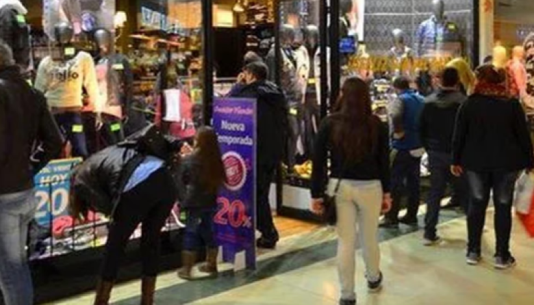El consumo privado retrocedió 1,1% interanual en junio y suma siete meses de caídas