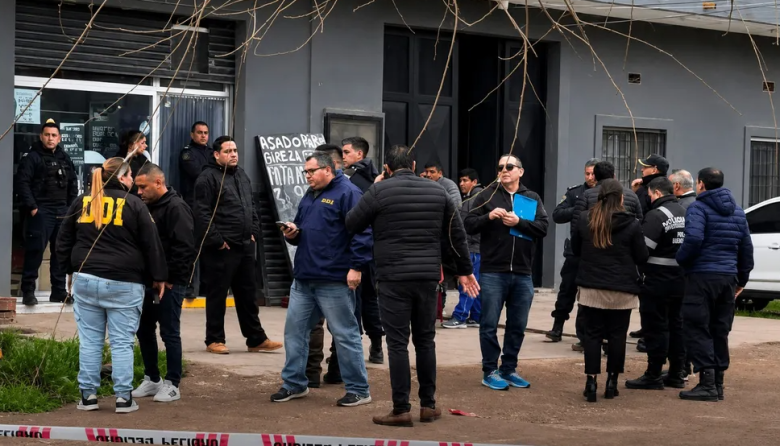 Horror en una carnicería de Escobar: mató a un carnicero que le debía dinero y murió de un infarto