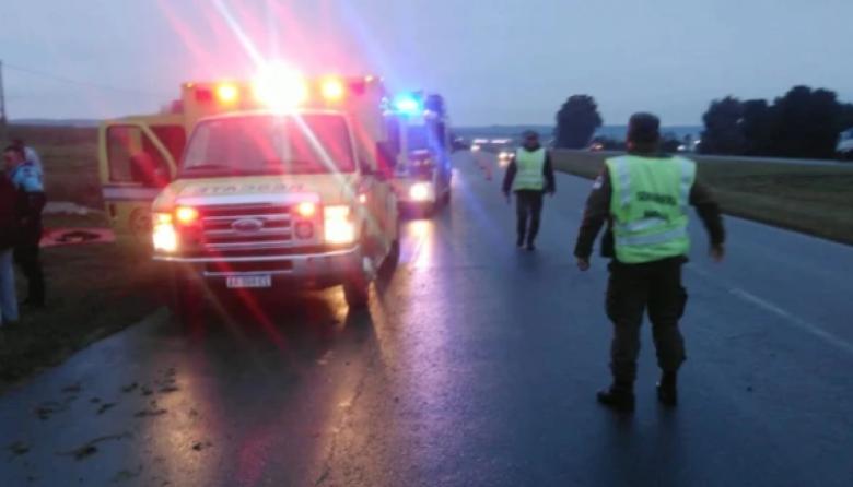 Dos heridos en un violento choque seguido de vuelco sobre ruta 226