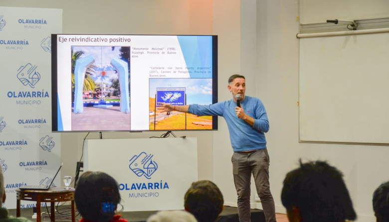 Ante un importante marco de concurrentes se llevó a cabo la charla “Marcas territoriales de la cuestión Malvinas”