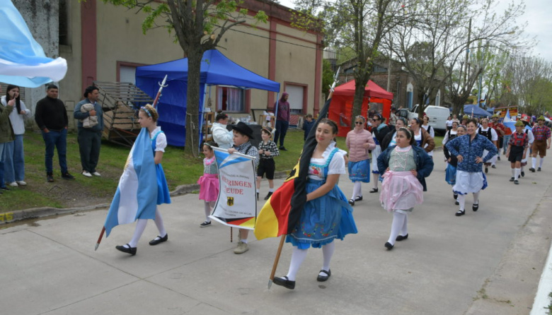 Colonia San Miguel celebra la Fiesta de la Kerb con acto protocolar y una gran fiesta popular