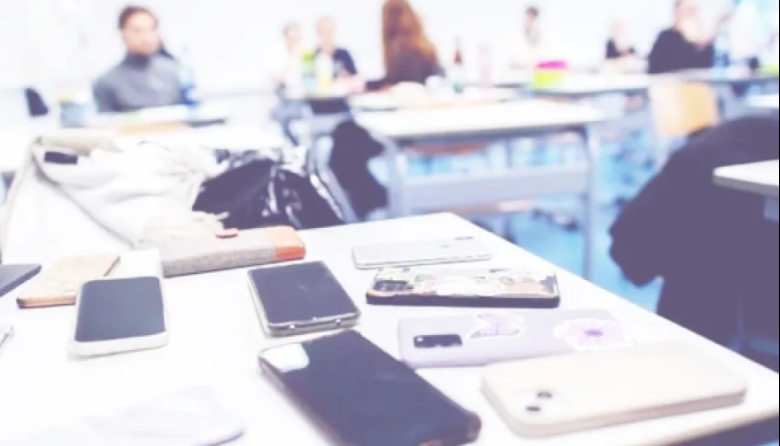 AIEPA y los proyectos para restringir pantallas en las aulas: "Autonomía escolar y respaldo legal para aplicar regulaciones"