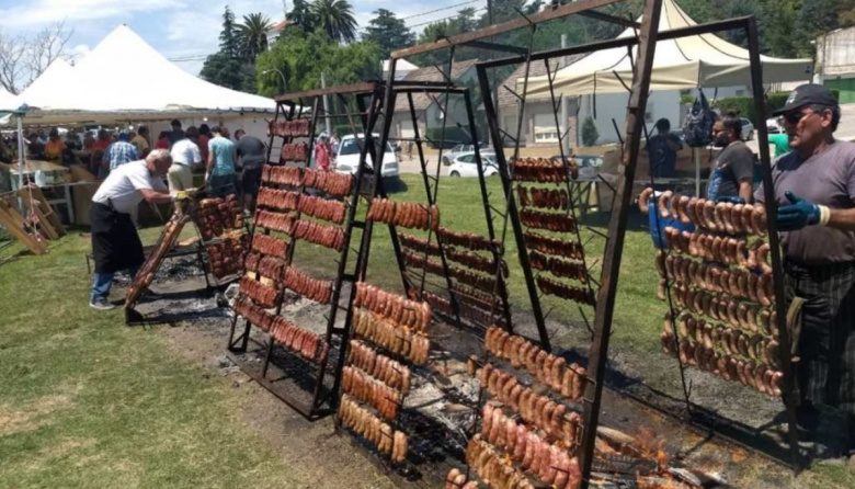 Festejo por partida doble: Fiesta Aniversario y Choripán Serrano en Sierras Bayas