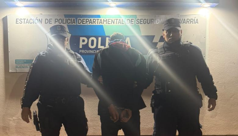 Pueblo Nuevo: encontraron a un hombre en el techo de una vivienda con un cuchillo y un alicate