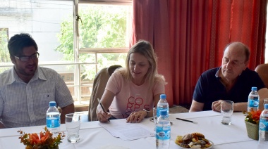 Sociales celebró un convenio con el Centro de Empleados de Comercio de Olavarría