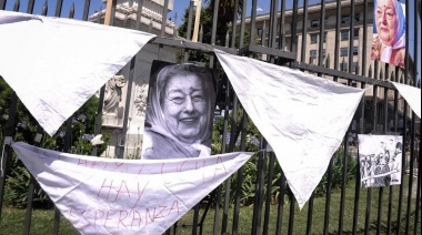 Los restos de Hebe de Bonafini ya descansan en Plaza de Mayo