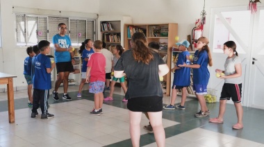 Se llevó a cabo una clase de malabares en barrio Facundo Quiroga II