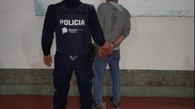 Hallan un televisor sobre un paredón y retienen a un ladrón dentro de una vivienda