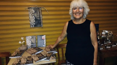 La escritora Silvia Alonso presenta su libro "Mujeres en mí"