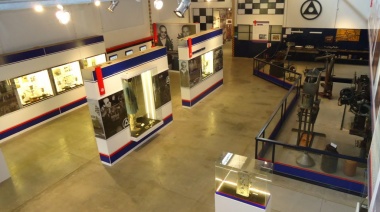 Exposición de autos clásicos y antiguos de Ford en el Museo Emiliozzi
