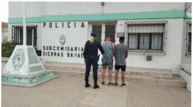 Atrapan a dos hombres robando cables de telefonía y electricidad