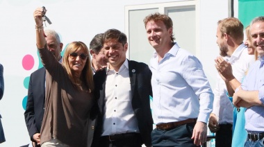 Kicillof y Wesner entregaron una Combi para la Escuela Especial 503