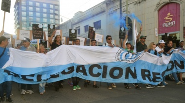 Paro Nacional: Con una masiva convocatoria, los olavarrienses marcharon contra el DNU y la Ley Ómnibus